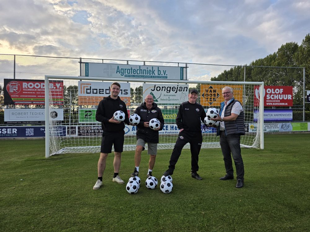Nieuwe ballen van sponsor Agratechniek